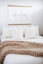 Load image into Gallery viewer, LATTE CHUNKY KNIT THROW