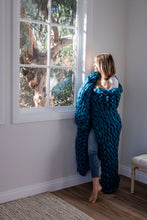 Load image into Gallery viewer, PETROL BLUE CHUNKY KNIT THROW
