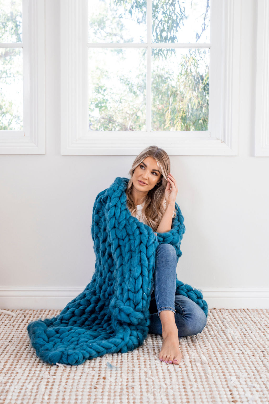 Blue chunky knitted throw online