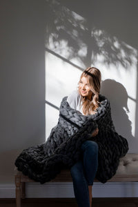 GREY CHUNKY KNIT THROW