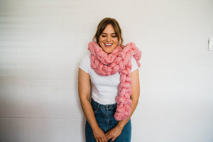 CHUNKY KNITTED SCARF