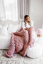 Load image into Gallery viewer, DIY KNITTING PATTERN GIANT KNITTED THROW