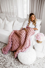 Load image into Gallery viewer, DUSKY PINK CHUNKY KNIT THROW